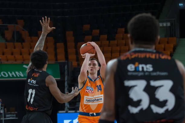 杯中脱颖而 杯中脱颖而